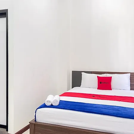 RedDoorz Near Mall Ramayana Rapak Balikpapan-3